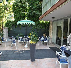 Hotel Bacco Римини Экстерьер фото